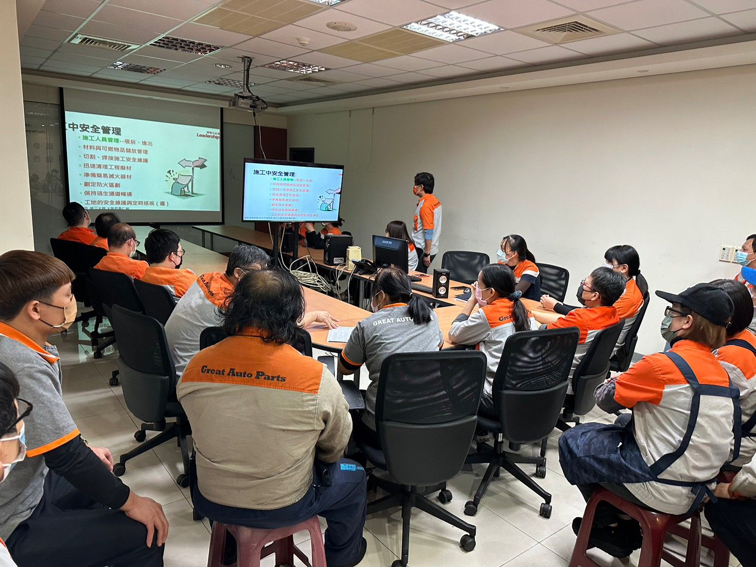 Cung cấp cơ hội học tập liên tục để giúp nhân viên phát triển kỹ năng và thăng tiến trong sự nghiệp.
